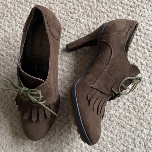 Tahari Temple Womens Suede Lace Up Fringe Vamp Heeled Bootie Shoes, Sz 6M, NWOB - Picture 8 of 9